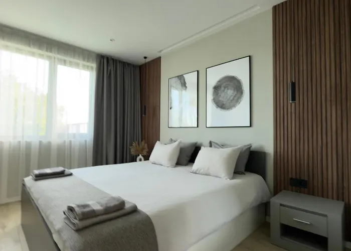 Courtyard Villa, Willa *