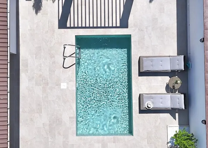 Willa Courtyard Villa,